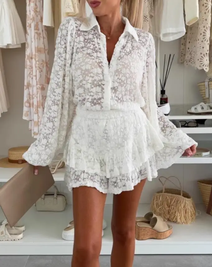 Conjunto de shorts com gola virada para baixo, 2 peças, manga lanterna, botão frontal, cintura elástica, camada dupla, bainha plissada, jacquard, renda floral