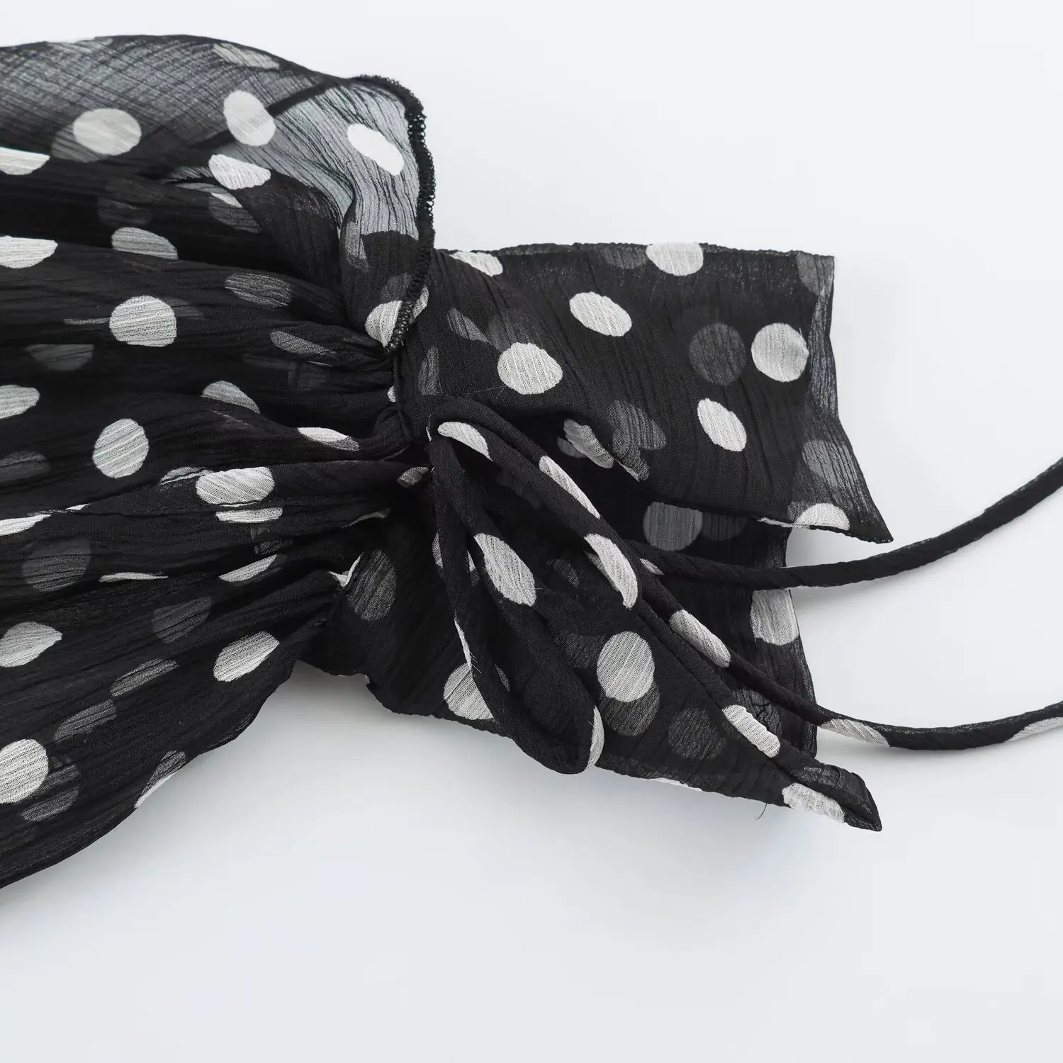 BSAY 2026 Herbst Vintage Polka Dot Damenbluse mit V-Ausschnitt, geschichtetem Rüschensaum, Laternenärmeln, Kordelzug am Ärmelbund und lässigem Schnitt – Detail 23