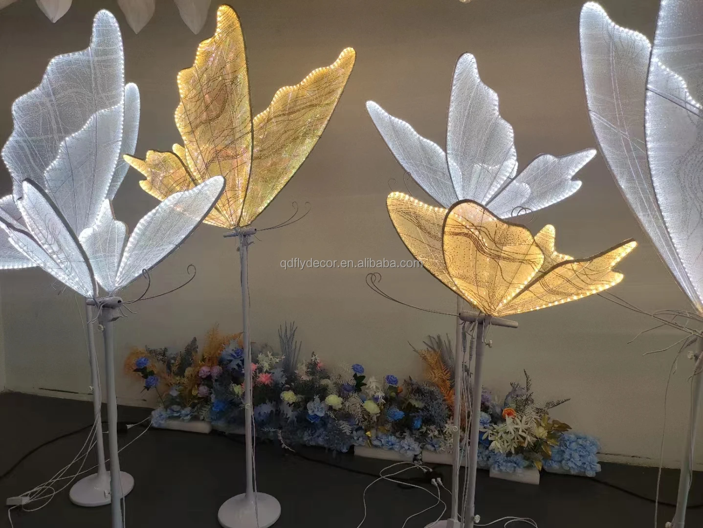 

New Styles Wedding Props Electric LED Butterfly Lamp Party Events Decor Hanging Led Butterfly Flower Lights for Ceiling Decor