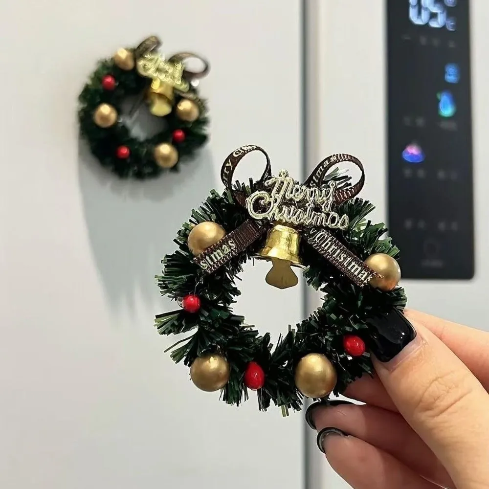 Luminous Mini Cat Fireplace Magnet Unique Retro Christmas Wreath Fridge Magnet Cute Fridge Magnet Ornament Festive Atmosphere