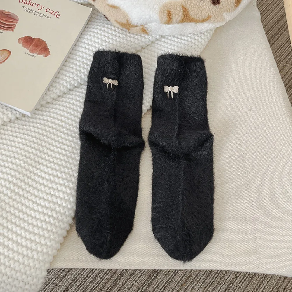 

Sweet Footwear Plush Socks Embroidery Bow Medium Tube Mid Tube Stockings Thick Keep Warm Winter Socks