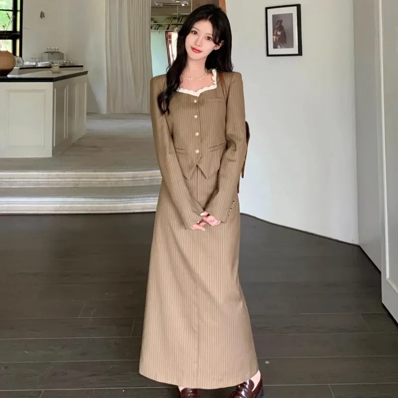 

Insozkdg Women Autumn Small Fragrant Style Wood Ear Blazer Skirt Set Vintage Waist Square Collar Suit Skirt Two-piece Sets Solid