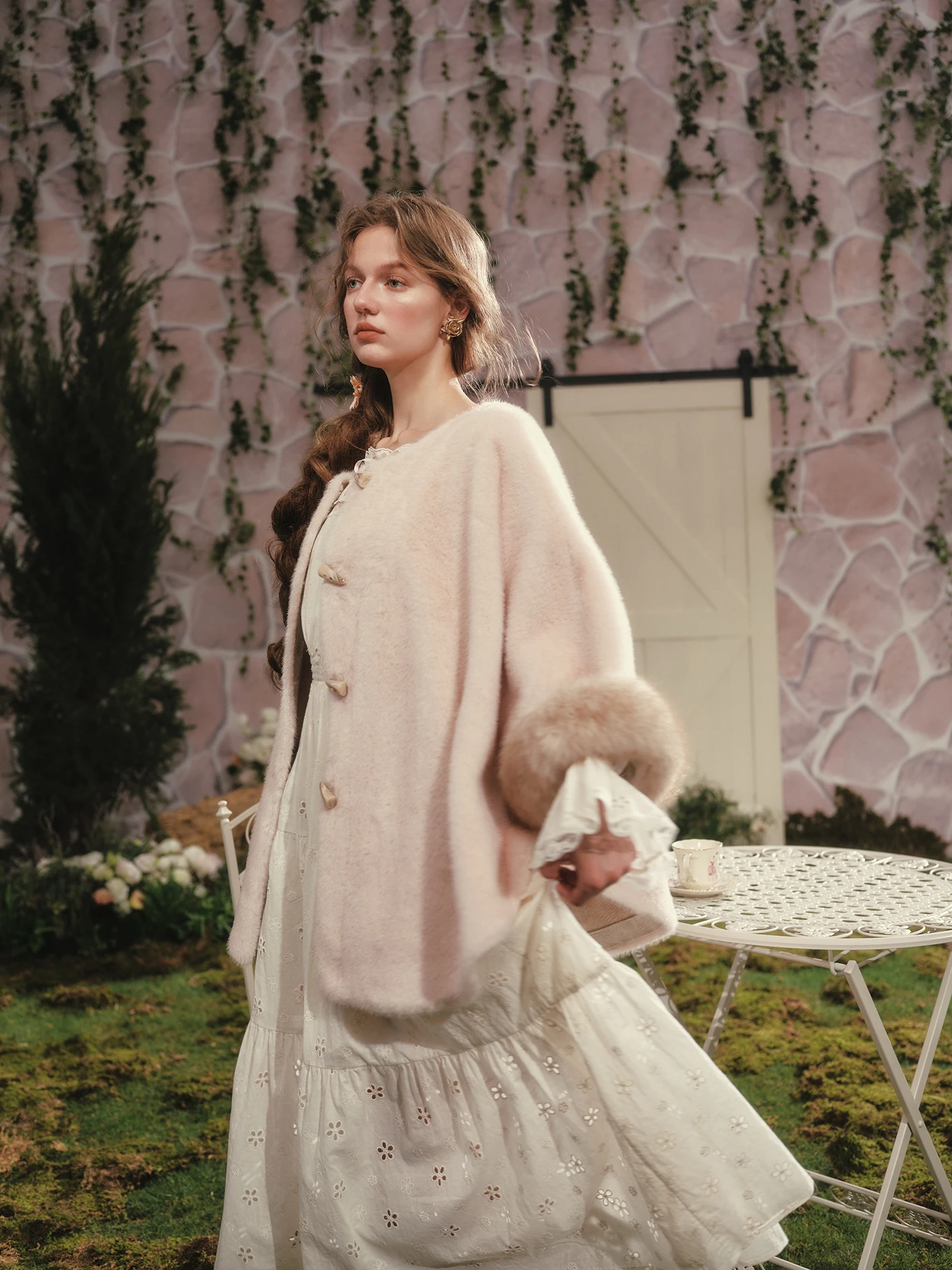 เดรสผู้หญิง TIYIHAILEY ผ้าฝ้าย 100% แขนยาว ความยาวระดับกลางน่อง ไซส์ S-L สไตล์วินเทจ เอวสูง คอเฉียง ปี 2026 ตกแต่งด้วยผ้าลูกไม้