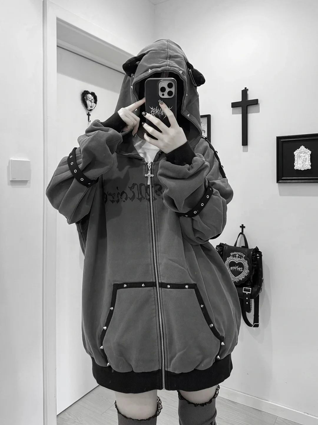 เสื้อฮู้ดสตรีทแวร์สไตล์ฮาราจูกุ เสื้อแจ็คเก็ตมีฮู้ดสำหรับผู้หญิง เสื้อพังก์มีซิป เสื้อโค้ทสไตล์ญี่ปุ่น ลายหมุด วินเทจ ลำลอง สไตล์ Y2K เสื้อสเวตเชิ้ต