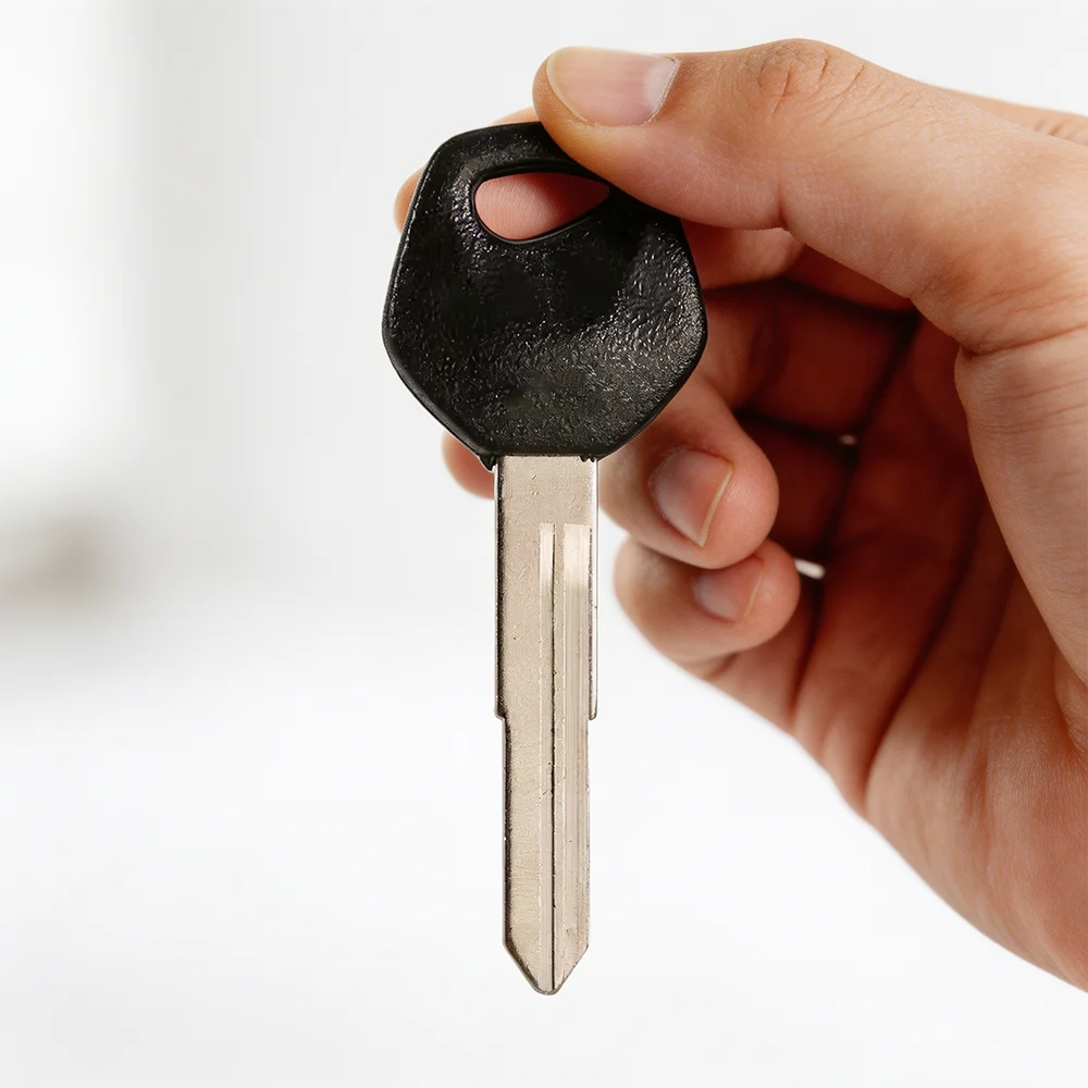 For Suzuki GW250 AN650 AN250 AN400 Sj50 V125G V125S V50 AG50 60 New Uncut Motorcycle Key Anti-Theft Lock Ignition Uncut Key