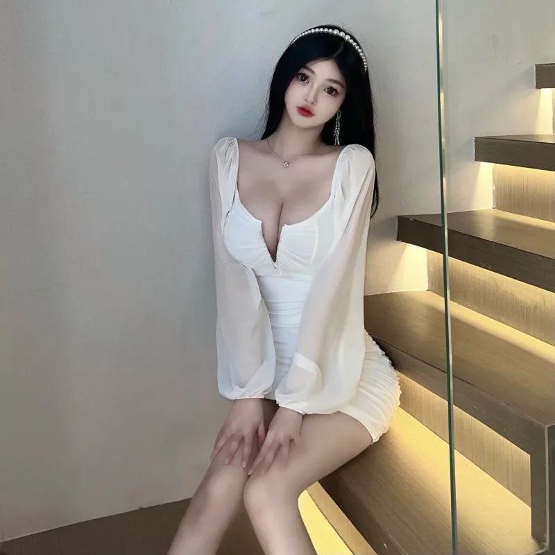 セクシーなホワイトディープVネックカットミニペンシルクラブパーティードレス2025秋レトロスクエアカラーロングスリーブボディコンショートドレスベスティドス