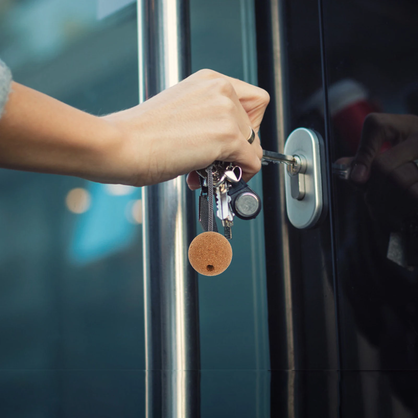 

2 Pcs Ball Keychain Floating Ring Round Beach Key Float Keychain Kayaking Wood Durable Water Sports Keychains Charm