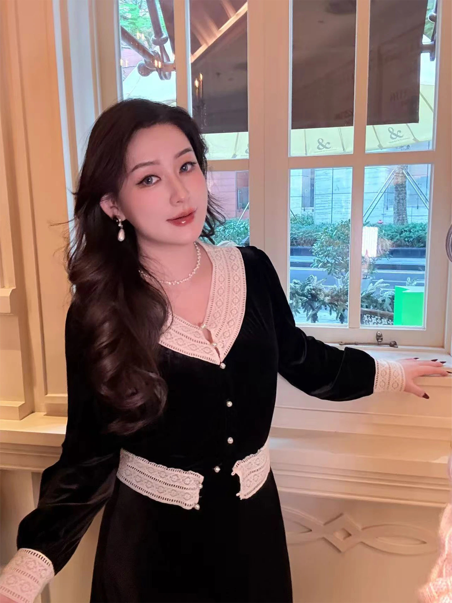 

Женская бархатная блузка больших размеров, новинка весенней коллекции, универсальная, стройнящая, эстетичная, для ранней весны, повседневная, во французском стиле, с длинным рукавом