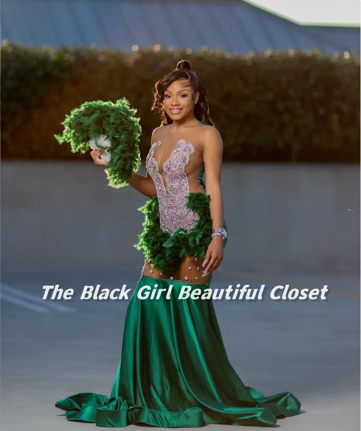 Elegant Green Cocktail Dresses 2024 Black Girls Glitter Rhinestone Sequins Beaded Embellished Gowns Feather Fishtail Skirt Hem G