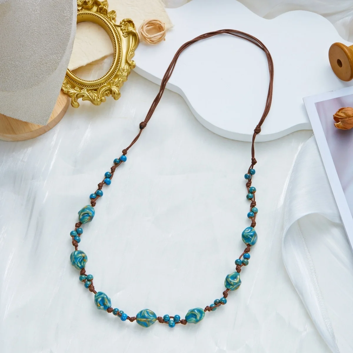 Retro-Künstlerischer Stil Unregelmäßige Blaue Keramikperlen Lange Halskette für Frauen Männer Boho Ethnische Braune Wachsschnur Pulloverkette Schmuck – Detail 25