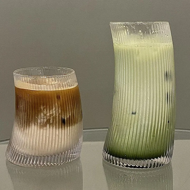 

2 шт., чашка в форме полумесяца, креативная чашка для подарка на день рождения, бытовая стеклянная чашка, оптовая продажа, чашка для воды, чашки премиум-класса с вертикальными полосками