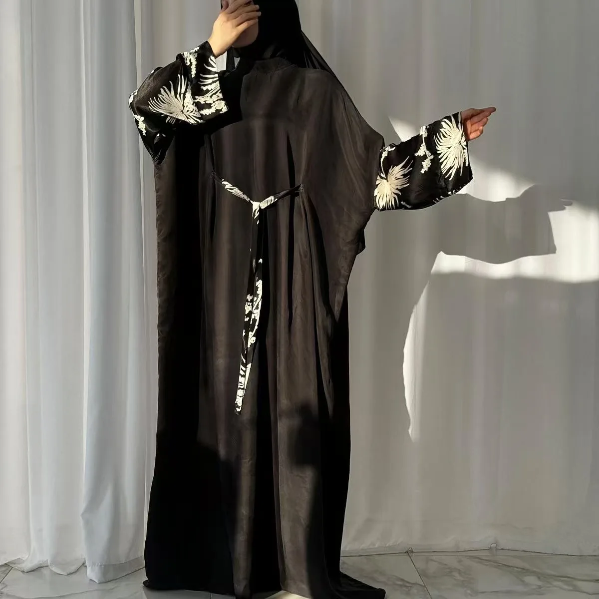 

Luxury Embroidered Sleeves Open Abaya for Muslim Women Modest Dress Summer Eid Al Fitr Kimono Dubai Abaya