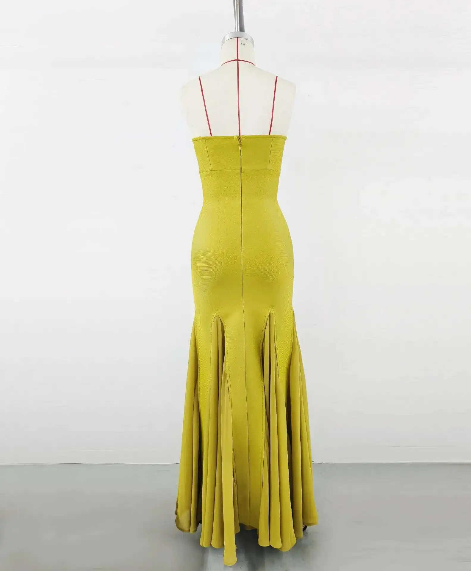 LEOSOXS 黄色のストラップレスマーメイドイブニングドレスセクシーなノースリーブボディコンマキシガウンエレガントなフォーマルパーティードレスカクテルイベント用