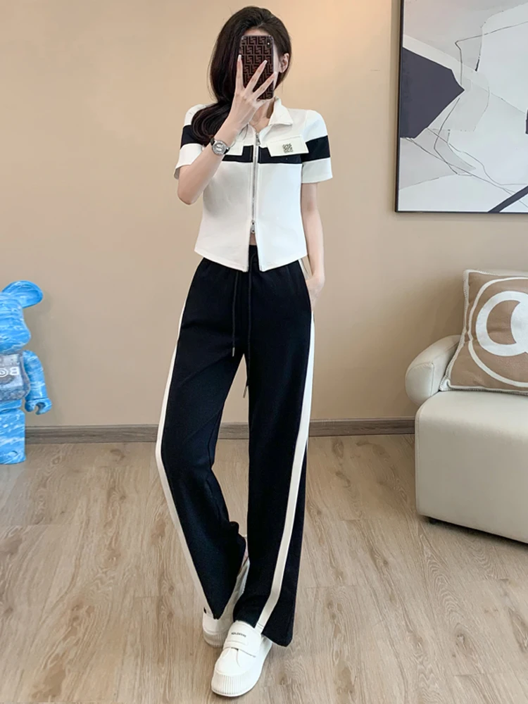 Conjunto de ropa deportiva informal de alta calidad para mujer en verano 2025, nuevo conjunto de dos piezas de moda reductor de edad de estilo coreano de manga corta