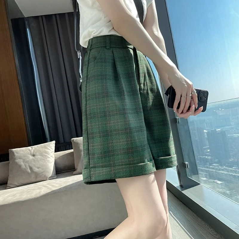 

Women's Green Plaid 5 Inch Shorts Korean Style Loose Wide Leg Rolled Hem Casual 2026 Spring Summer New Arrival