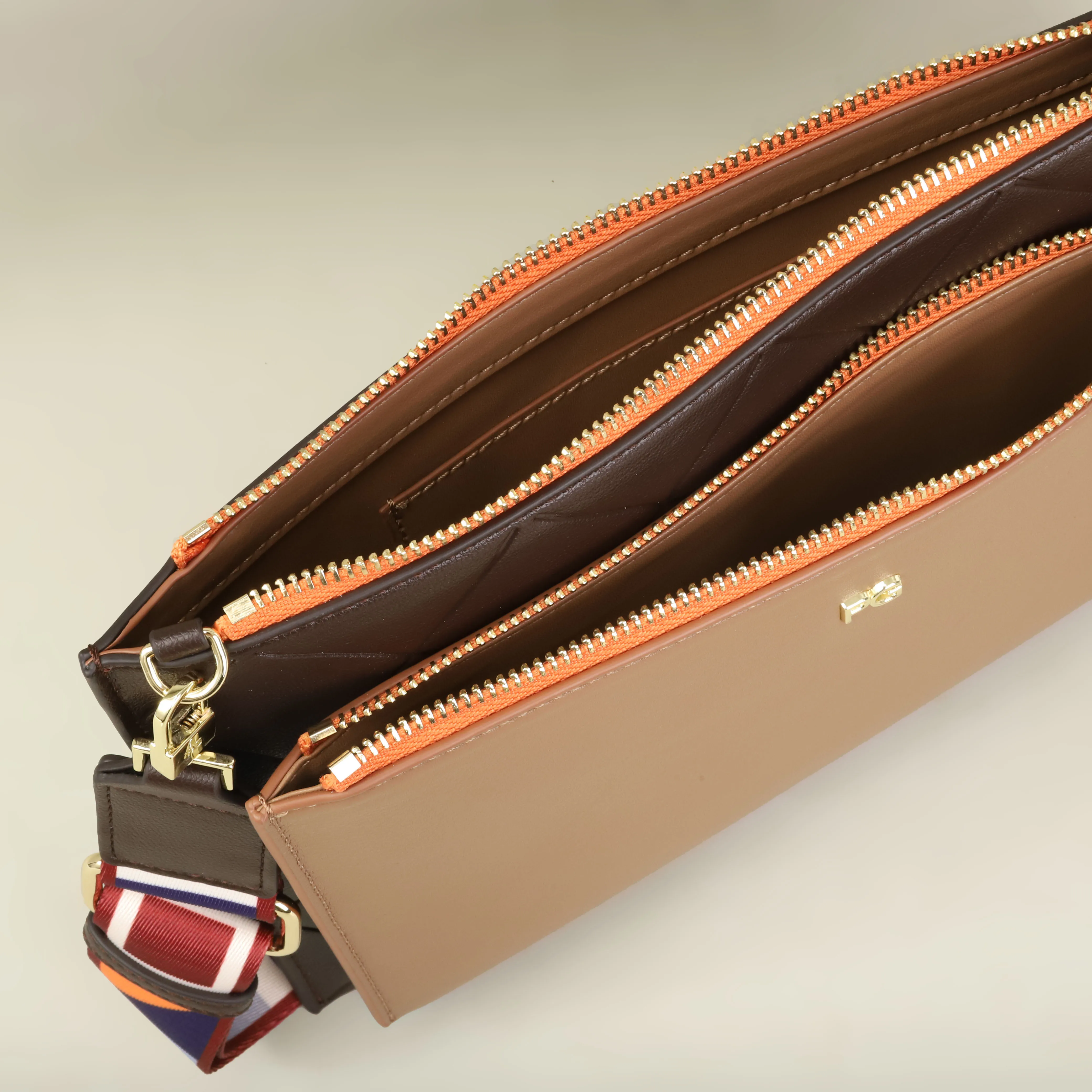 PG PATSY GARIS 2026 Classic New Women Handheld Bag Easy carry Better design Business Commuter Party Handheld Bag Envelope bag