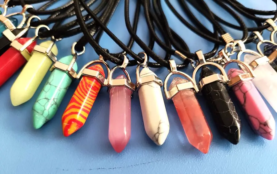 Großhandel 30 Stück Sortierte Heilende Chakra-Kugelstein-Kreuzanhänger Halsketten für Männer und Frauen Trendiger Schmuck – Detail 4