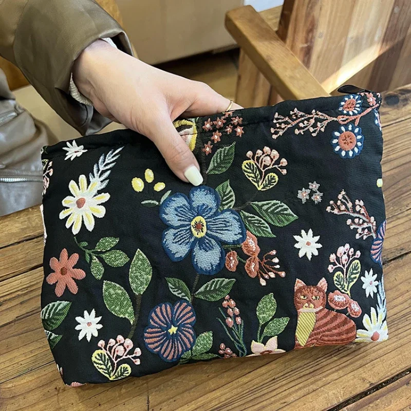 New Fashion Embroidered Jacquard Clutch Makeup Bag Cosmetic Bag Travel Toiletry Skincare Products Organizer Pouch Makeup Neceser