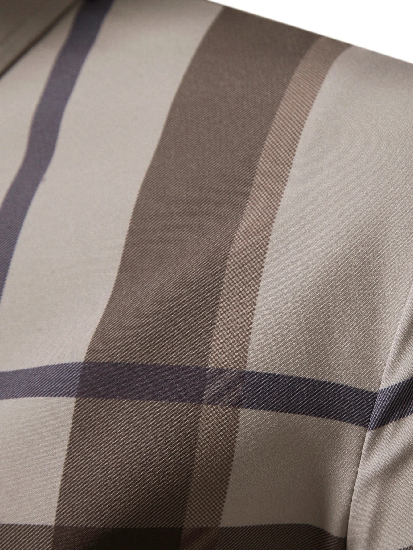 เสื้อเชิ้ตพิมพ์ลายสก็อตสำหรับเป็นของขวัญให้แฟนในปี 2024 เสื้อผู้ชายลายกราฟิกสีสันสดใส แขนยาว หรูหรา แฟชั่น