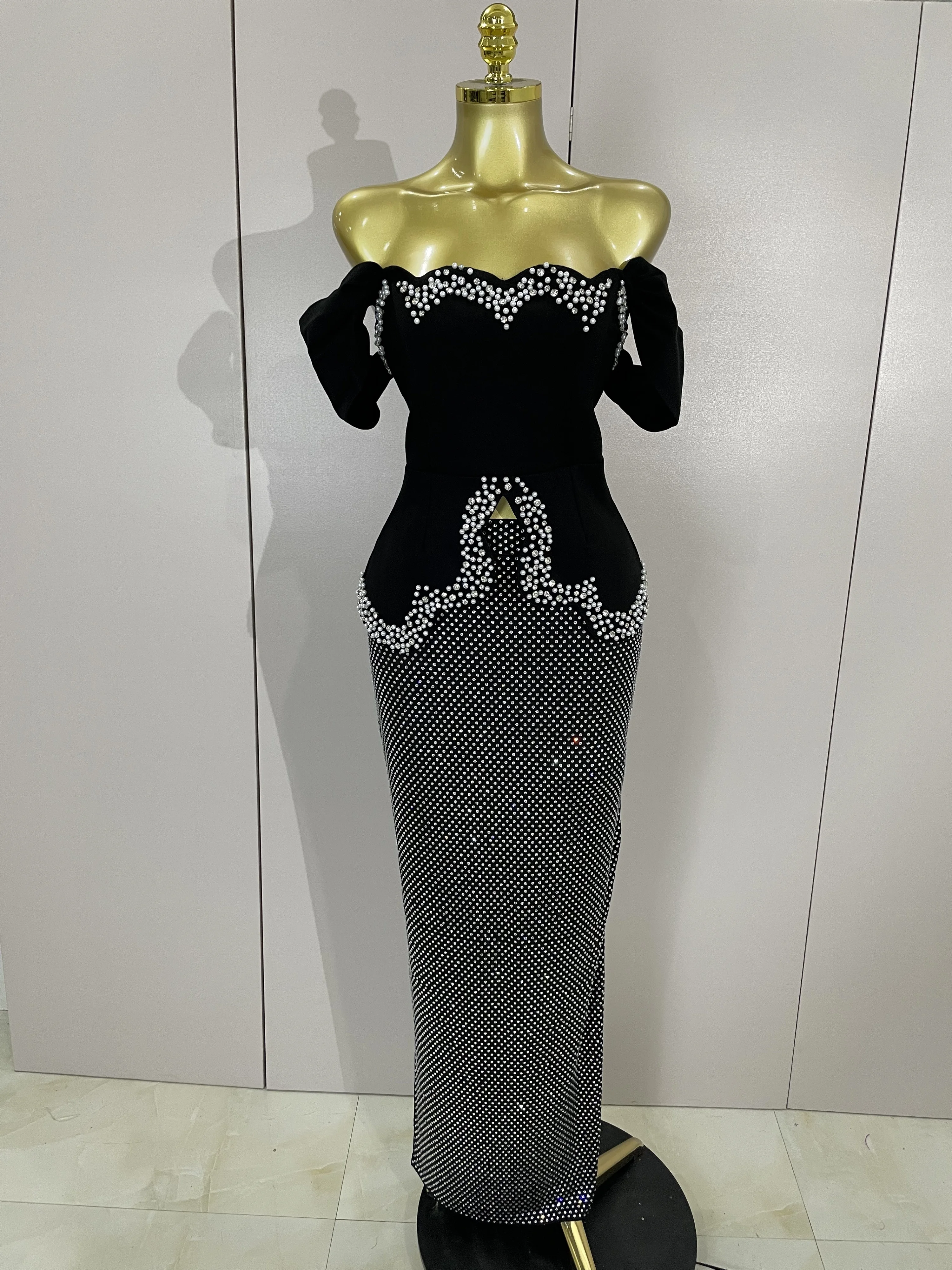 

2025 High Quality Black Sleeveless Diamonds Pearl Top And Hot Diamond Skirt Suit Evening Nightclub Luxury Birthday Party Dress