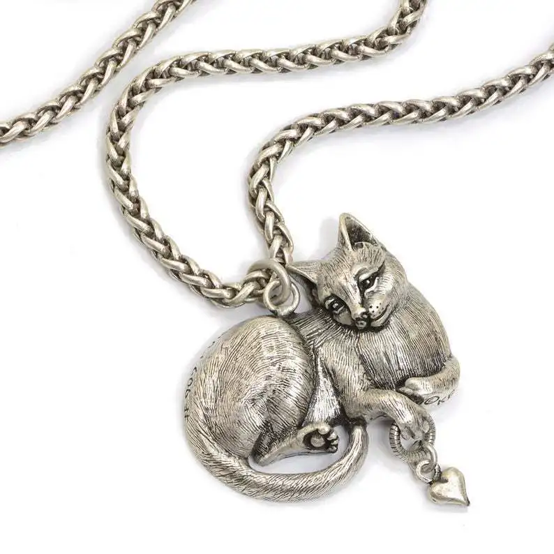 Vintage Silver Color Heart Cat Pendant Necklace for Women Retro Long Chain Necklace Antique Jewelry Gifts Accessories