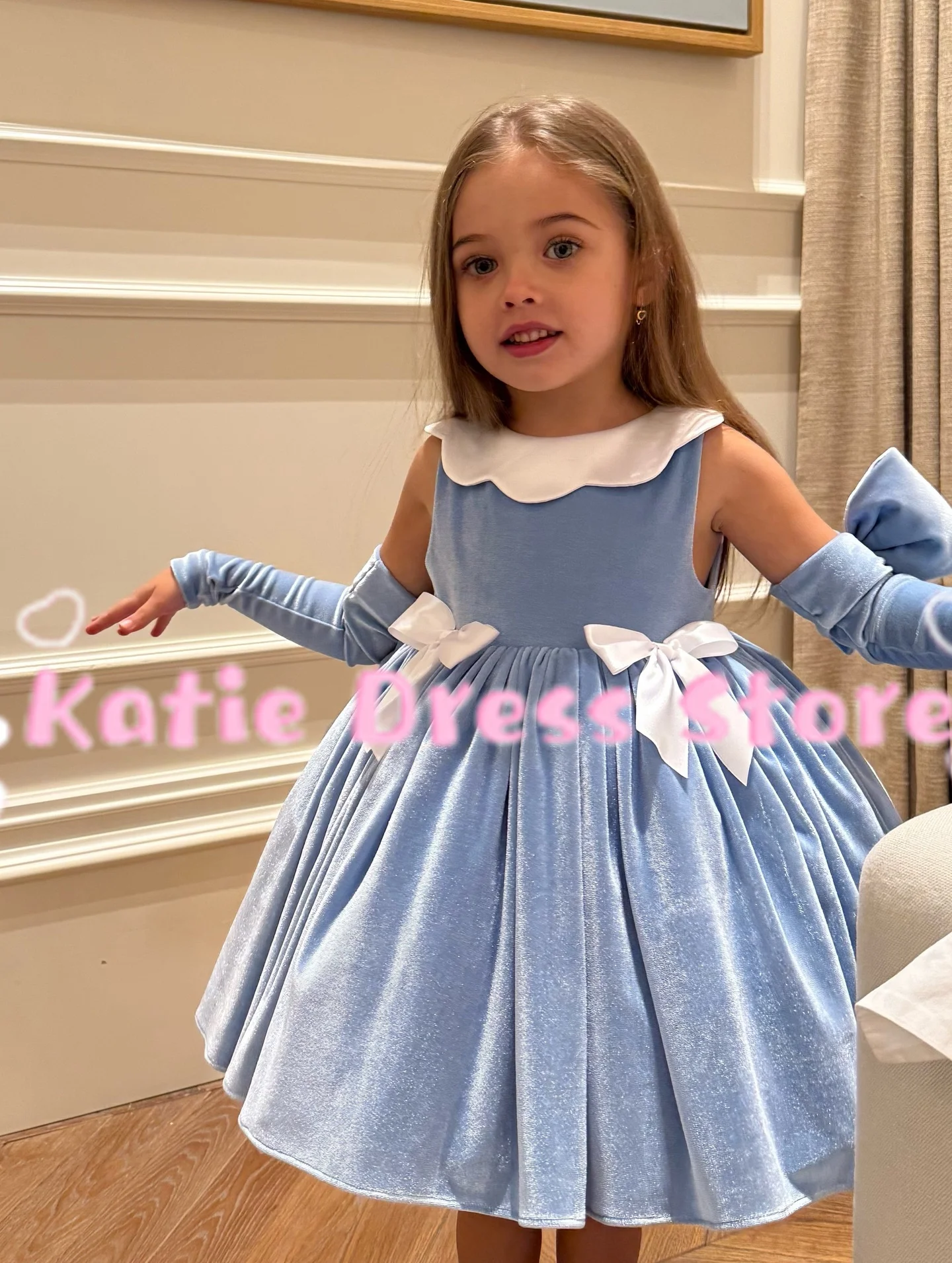 

Cute Velvet Flower Girl Dress For Wedding Tulle Puffy With Bow Kids Birthday Party First Communion Ball Gowns Customized