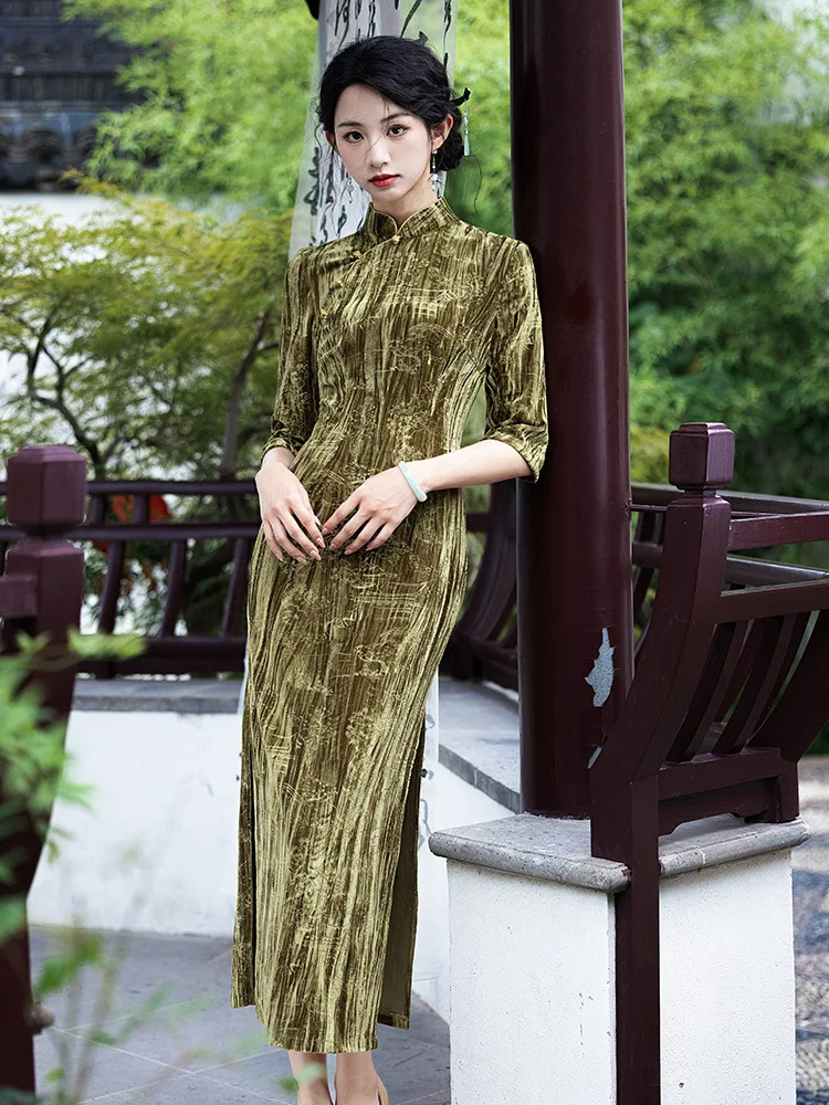 Autumn Winter Female Chinese Dress Traditional Vintgae Mandarin Collar Cheongsam Sexy Slim Velvet Long Qipao Vestidos