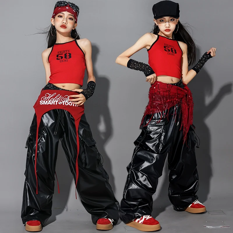 ヒップホップダンスコスチューム KPOPステージ衣装 ガールズ レッドタンクトップ ブラックヒップ HPトラウザーズ キッズ トレンドスーツ ジャズパフォーマンスウェア AMY2402