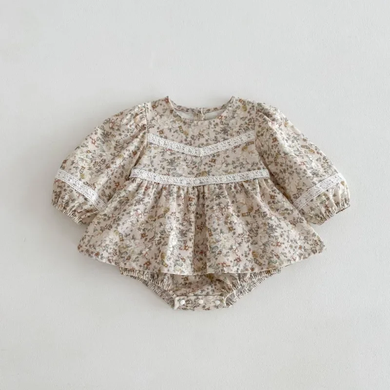 

HoneyCherry Spring New Girl Baby Cute Floral Long-sleeved Bodysuits Cotton Princess Lace Lace Bodysuits Newborn Clothes