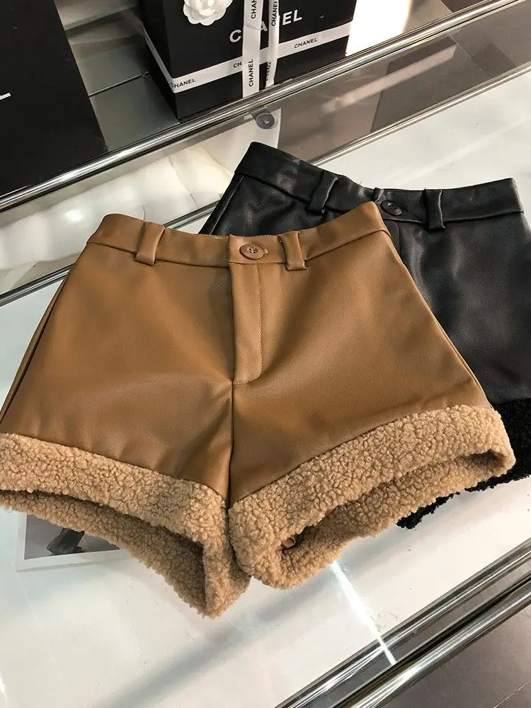 

2023 Winter New Women Sexy High Waist PU Leather Combination Fur Design Slim Shorts