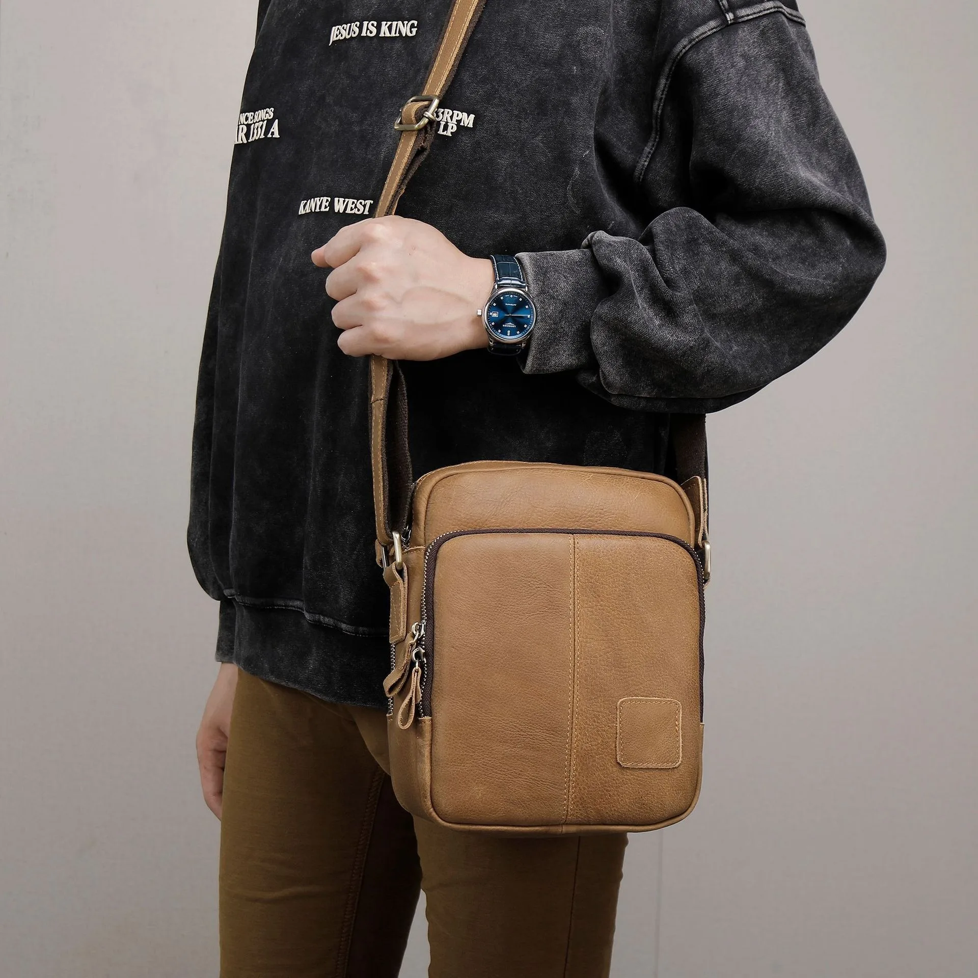 Genuine Leather Mens Shoulder Bag Large Capacity Crossbody Bag Vintage Casual Matte Finish Leather Messenger Bag