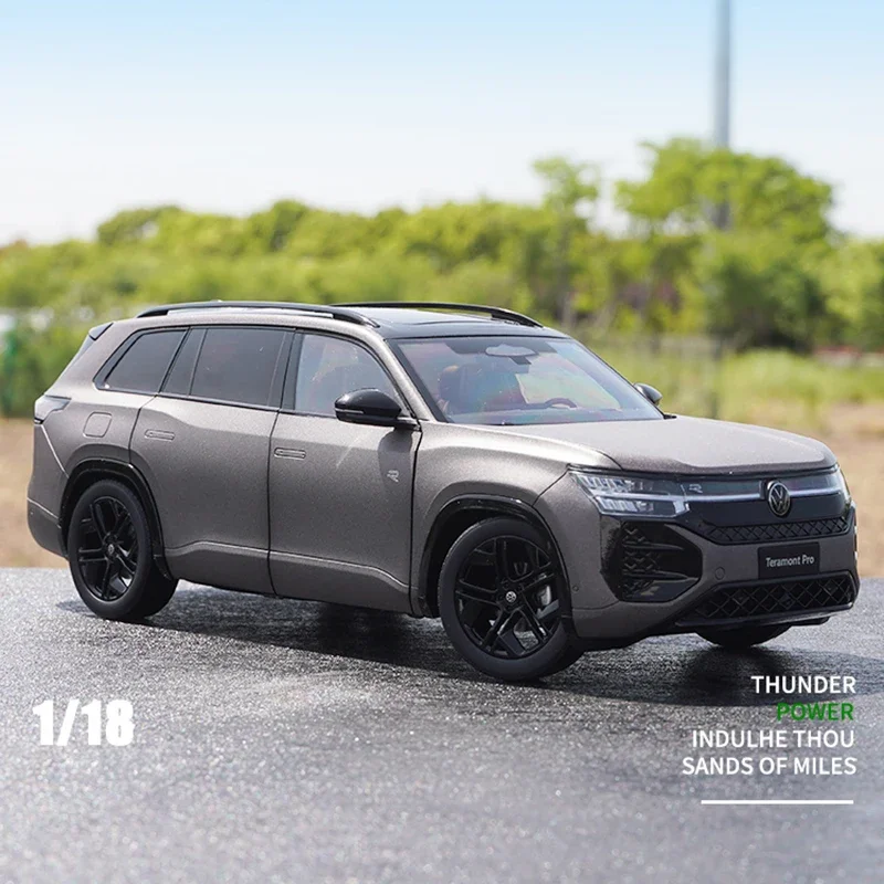 

Diecast 1:18 Scale Teramont Pro 2025 SUV Vehicle Simulation Alloy Car Model Toy Collectible Ornaments