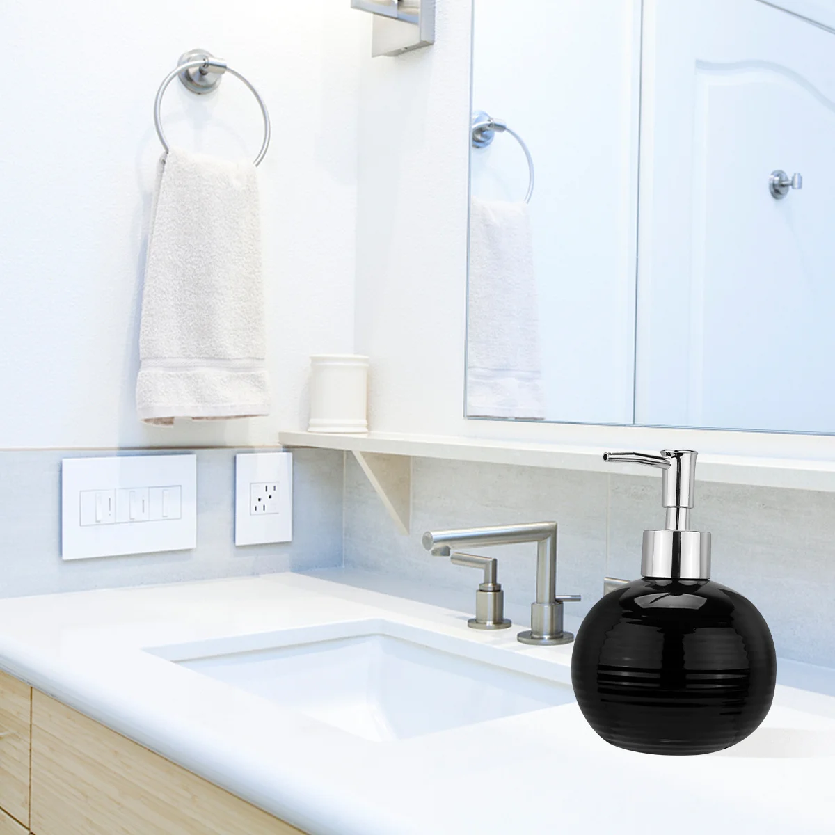 

1Pcs Press Bottle Ceramic Lotion Dispenser for Travel Portable Makeup Pump Bottle Unisex Bathroom Use Squeeze Dispenser Ceramic