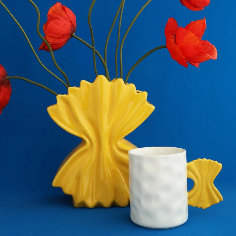 Ornements de vase à pâtes créatifs nordiques, vases en céramique uniques et tasses à café, décorations d'arrangement floral de bureau de salon