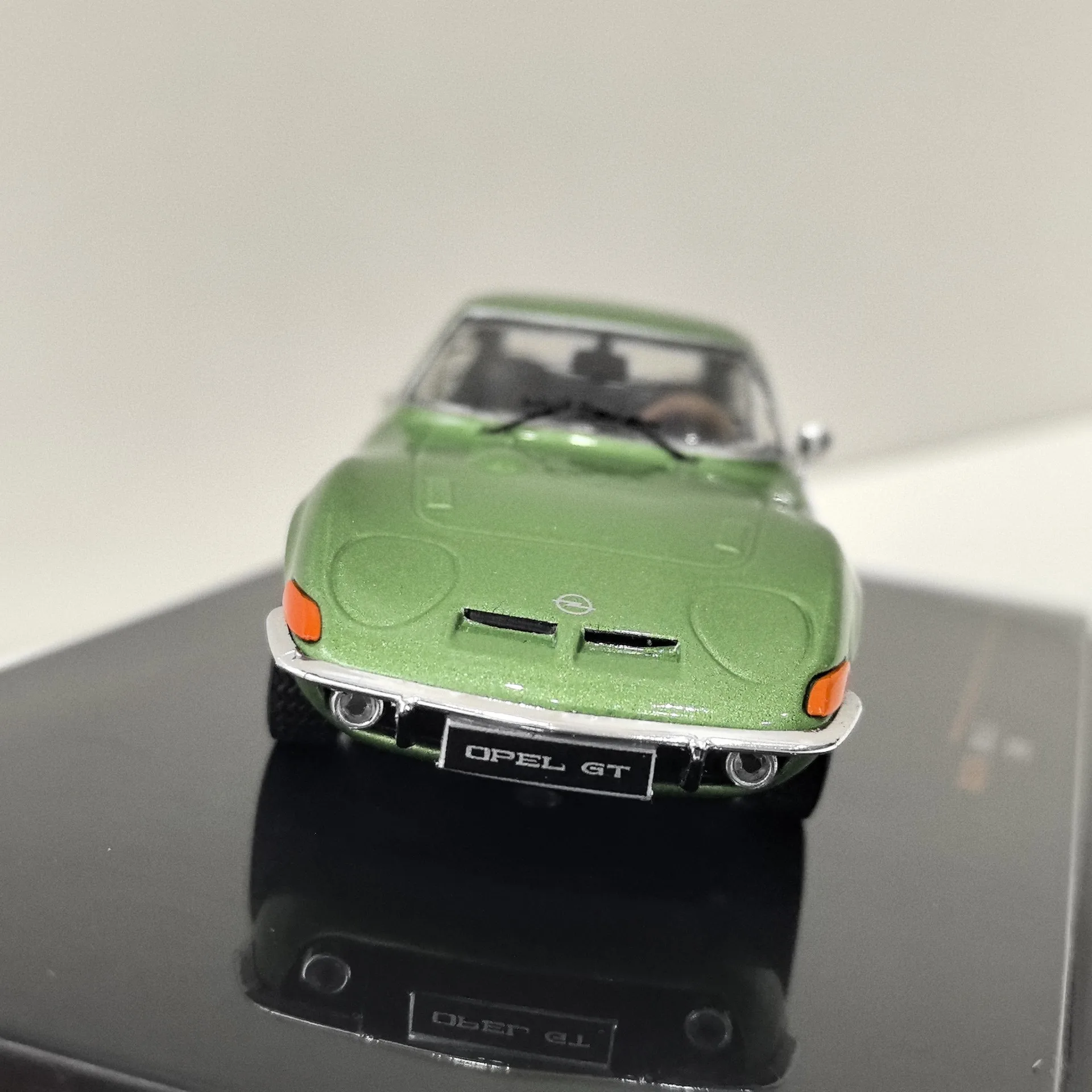다이캐스트 IXO 1:43 스케일 OPEL GT 1969 합금 자동차 모델 소장 장난감 선물 기념품 디스플레이 장식품