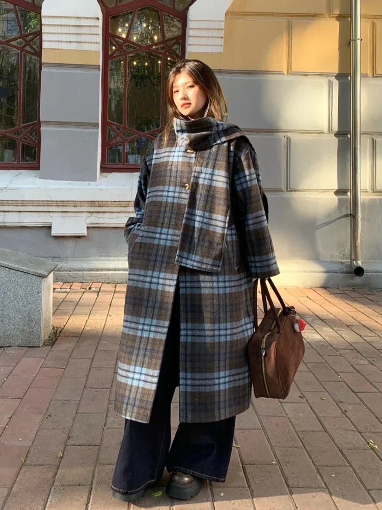 Autumn/Winter 2024 Vintage Plaid Loose Wool Coats With Scarf Retro Woolen for Women's Round Collar Thickening Warmth Overcoat