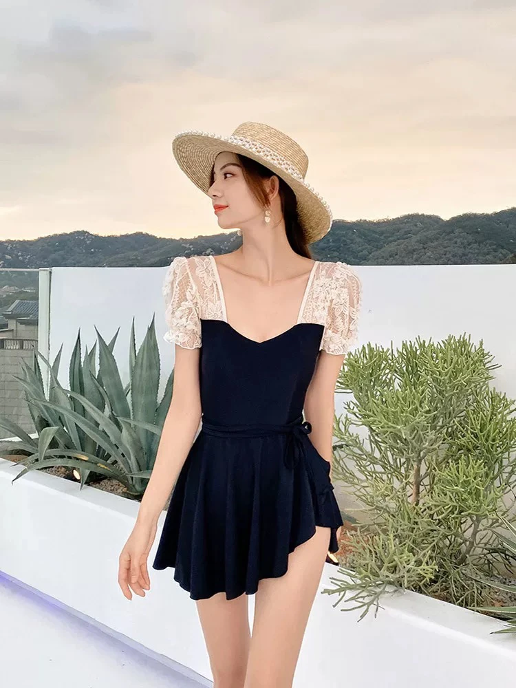 

Sexy Conservative One-Piece Swimsuit Women's Swimwear 2024 New Summer Slimming Bikini Swimming Costume High-End Feeling Hollo...