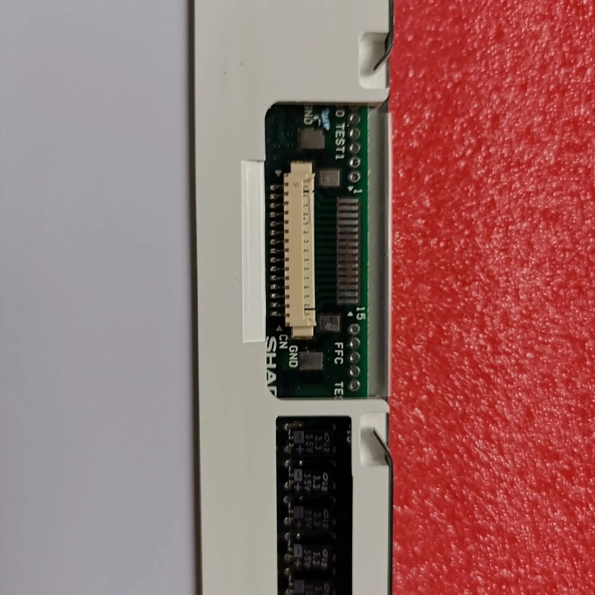 Écran LCD de 9.4 pouces LM64183P