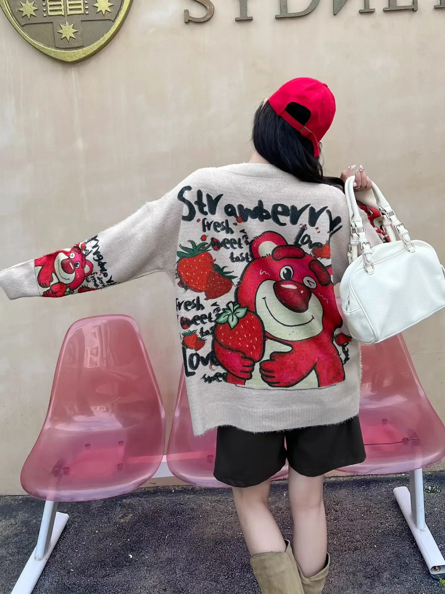 الدب الكرتون طباعة الثقيلة حجر الراين طويلة الأكمام طاقم الرقبة سترة للنساء الخريف بلوفر شتوي فضفاض تريكو سترة #4