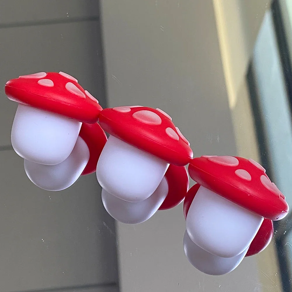 10pcs Mushroom Silicone Jar 5ml Nonstick Container Face Cream Jars Oil Storage Box Color Random
