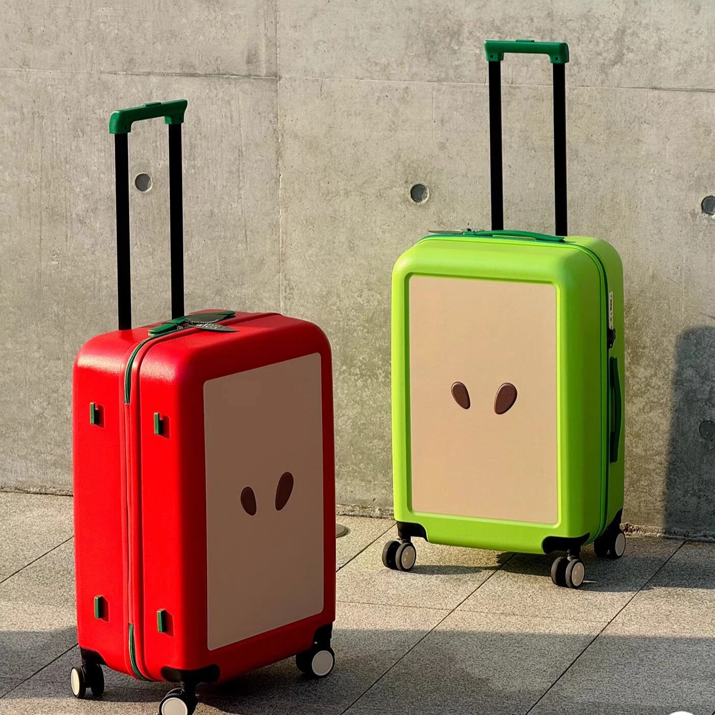 

Green Apple & Red Apple Design Suitcase 20inch 24inch Carry On Wheeled Luggage with TSA Lock, Durable Quiet Silent Wheels | Unis