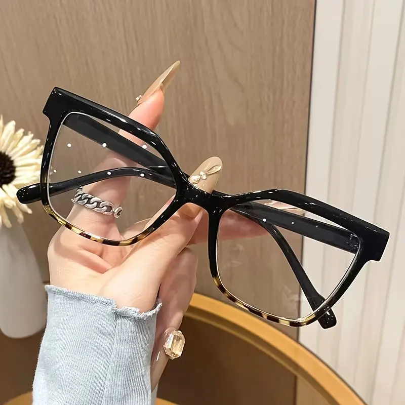 1 Pair of New Stylish Cat-Eye High-Quality Women's Leopard Print Color-Blocking Trendy Elegant Luxury Reading Glasses, High-End Youthful Artistic Ultra-Light Anti-Blue Light Reading Glasses, Computer/Tv/Mobile Phone Reading Glasses, Fashionable and Comfortable for Daily Wear
