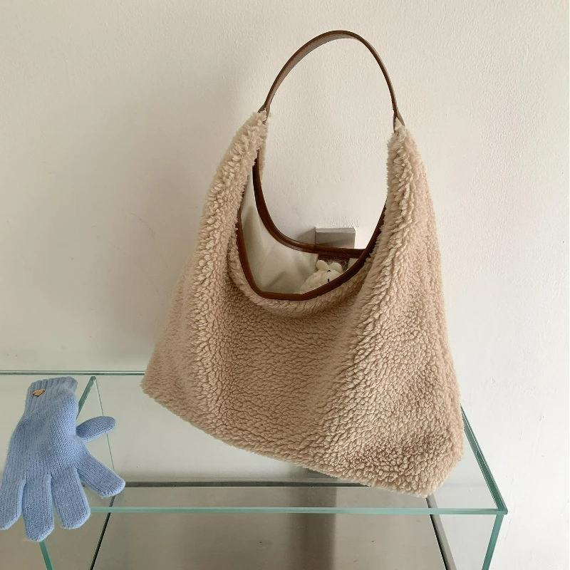 

Korean Style Faux Fur Tote Bag Women Large Capacity Shoulder Bag for Autumn Winter Casual Commute Texture Versatile Storage Bags