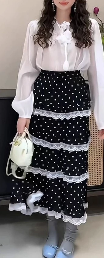 Design Sense Niche Rüschenrand Patchwork Polka Dot Rock für Frauen 2025, neuer kleiner Kuchenrock