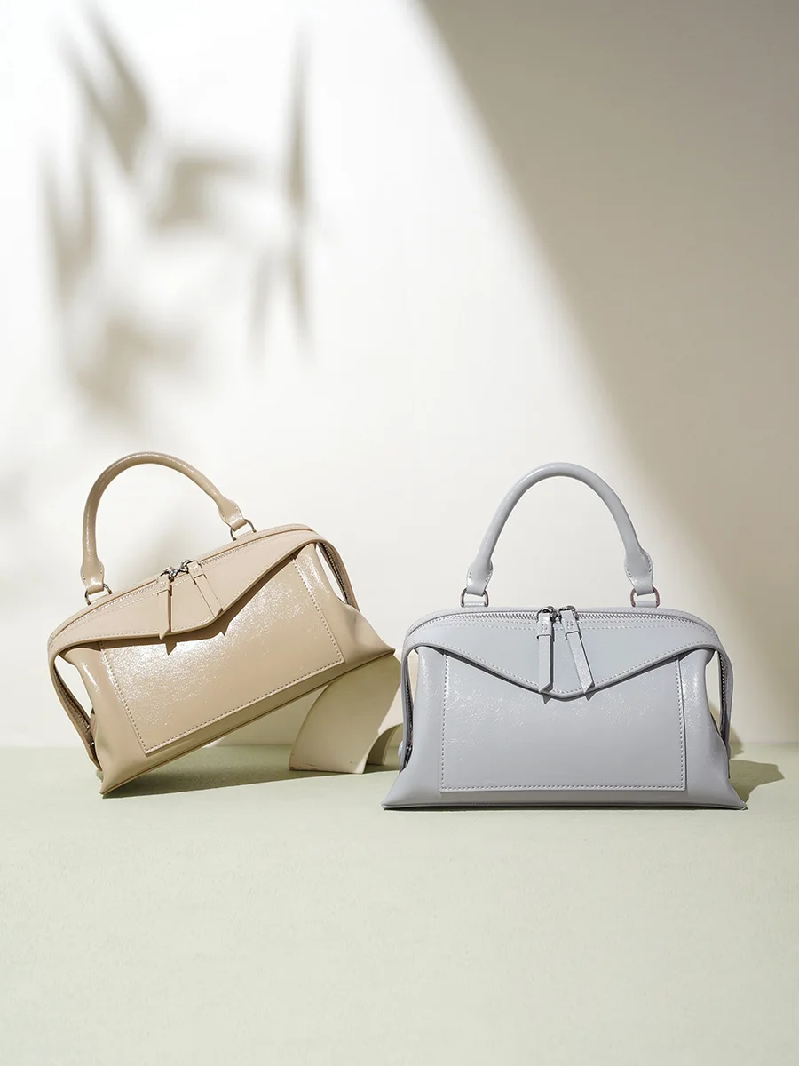 

Crossbody women's pillow bag, leather shoulder bag, leather high-end feeling, female office worker commuting handbag