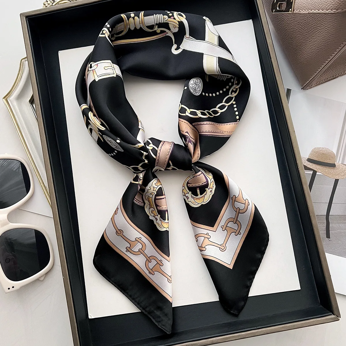

Роскошный женский квадратный платок с цепным принтом, имитация шелка, тонкий шарф для шеи, модный солнцезащитный головной платок для женщин, 70x70 см