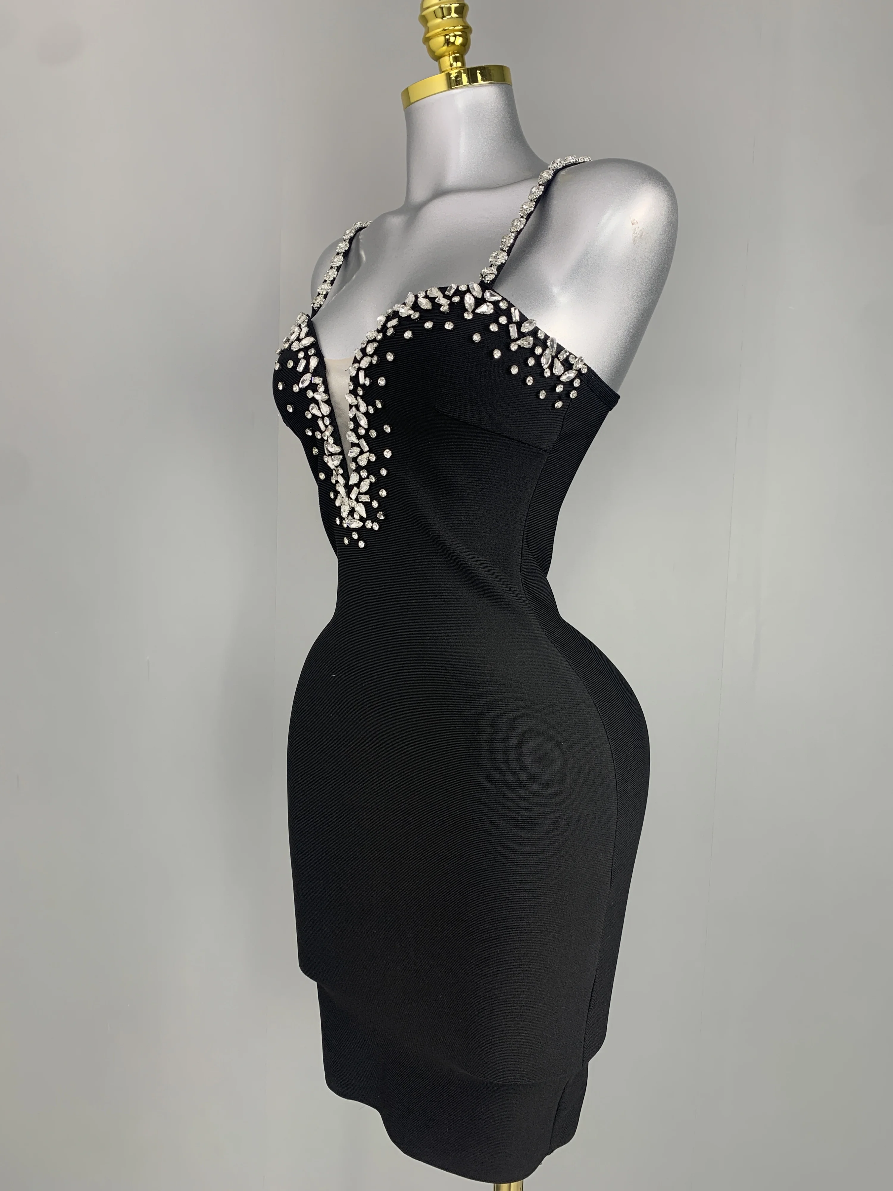 Women\'s Sexy V Neck Beading Diamonds Black Mini Bodycon Bandage Dresses 2026 Summer Fashion Elegant Evening Cocktail Party Dress