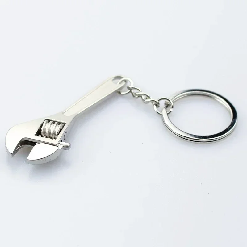 1x Mini Adjustable Wrench Key Chain Adjustable Metal Spanner Keyring Hand Tools Rotatable Nut Small And Portable Hand Tools Key - Image 2