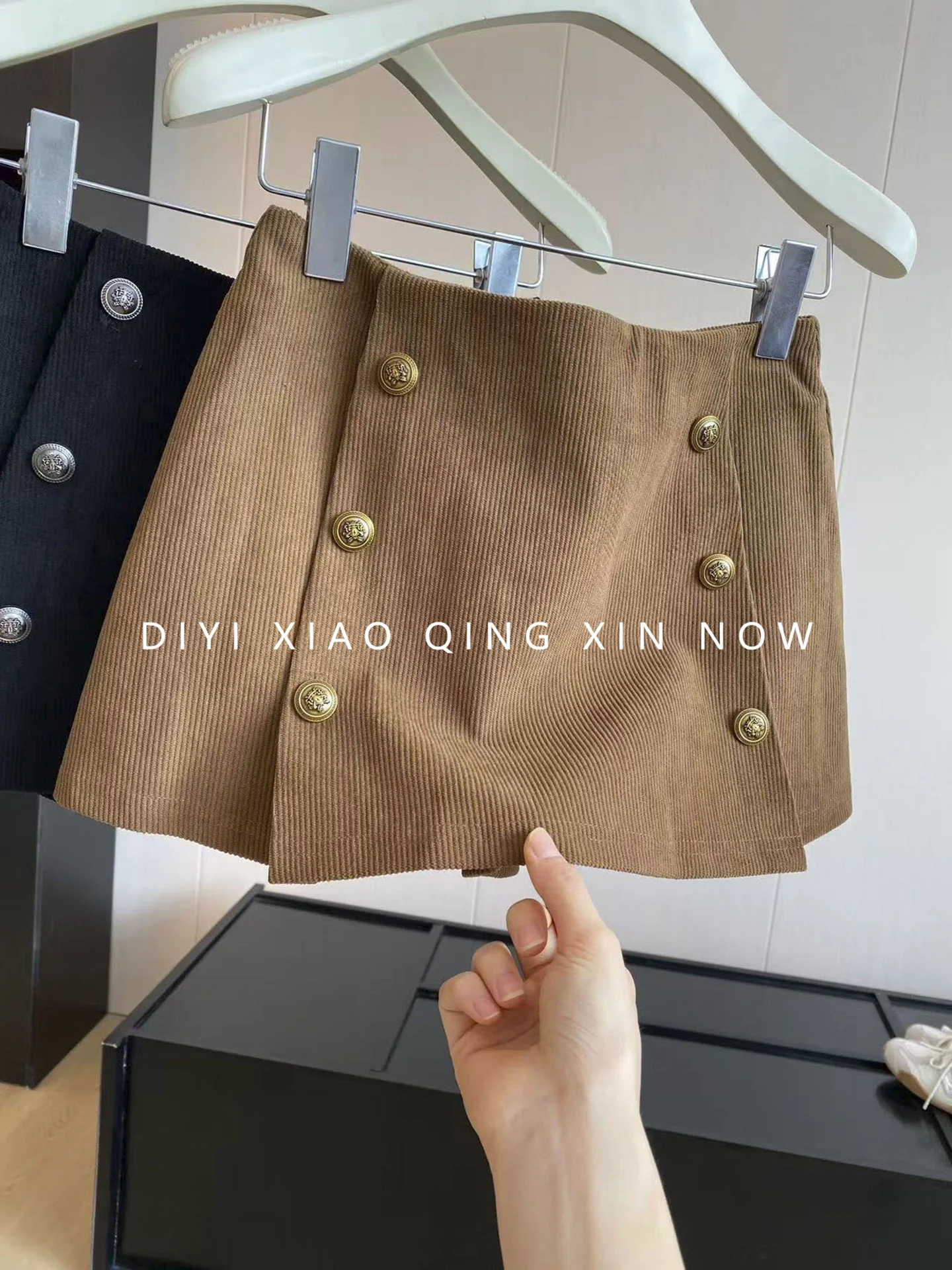 High Waist Corduroy A-Line Skirt Pants Women's Khaki Short Pants Autumn New Style DIYI Decorative Metal Buckle Design Sense