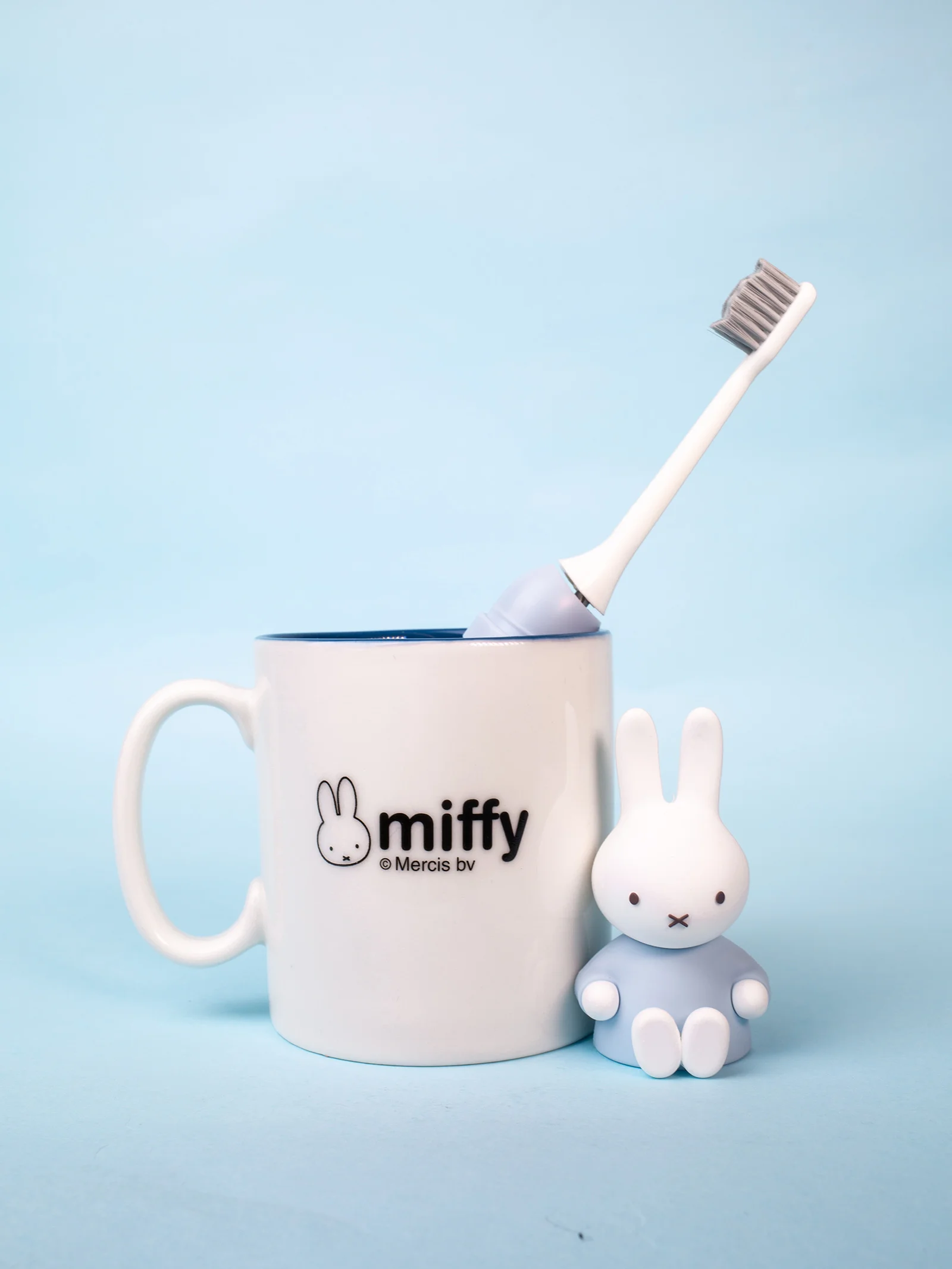 MIPOW&miffy  Cap-Handle Design Toothbrush